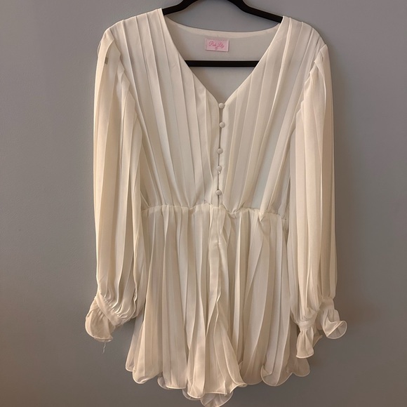 NWOT Pink Lily Pleated Flowy Romper | Medium - Picture 4 of 8